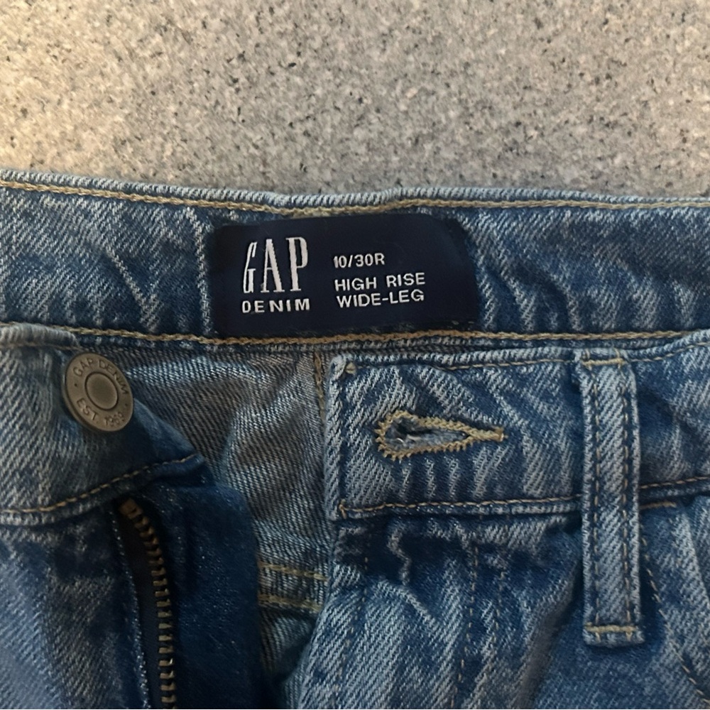 Gap Two-Tone Blue Jeans - Picture 5 of 6